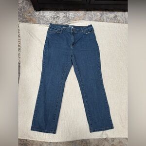 L.L. Bean Classic Fit Straight Leg Jeans size 18